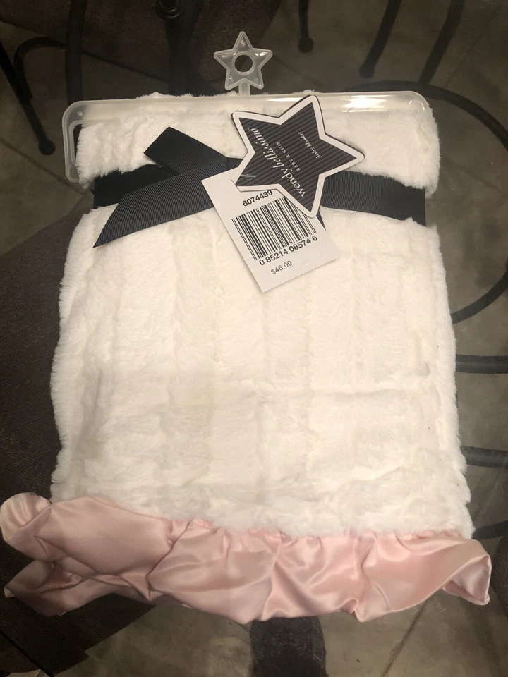 Manta de cuna Wendy Bellissimo blanca de felpa de piel de minky rosa satinado ¡NUEVA CON ETIQUETAS! Foto 2 de 4