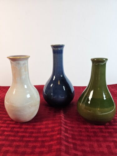 SET OF 3 Bud Vases 5" Hand Thrown Pottery SIGNED by Bob Ryan Cream Blue & Green - Picture 3 of 12