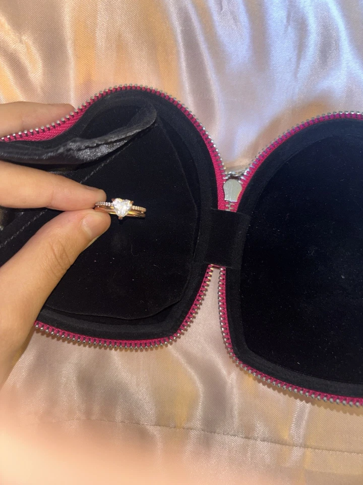 玫瑰金双带心形潘多拉戒指 带粉色心形盒 尺寸 7.5 — 第 2/4 张图片