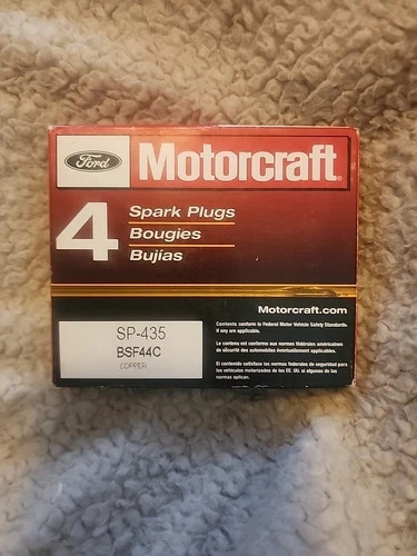 SET OF 4 MOTORCRAFT SPARK PLUGS SP435 NEW