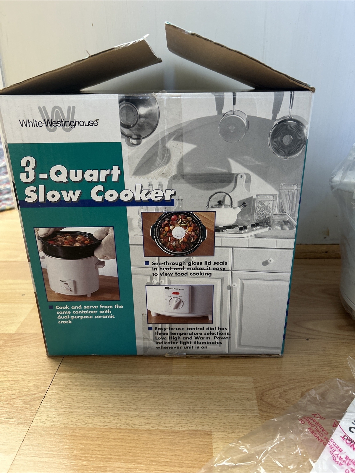 White Westinghouse 3-Quart Slow Cooker  Model WWESC3 Brand New