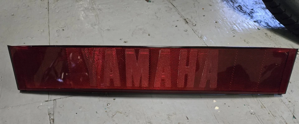 ЗАДНИЙ ОТРАЖАТЕЛЬ YAMAHAVENTURE ROYALE XVZ13 54K-85140-00-00 1986-1993 - Изображение 2 из 4