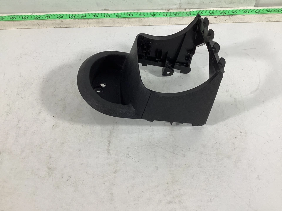 Volkswagen Beetle 2013-2019 consola central reposabrazos moldura 5C5864207J OEM. Foto 4 de 4