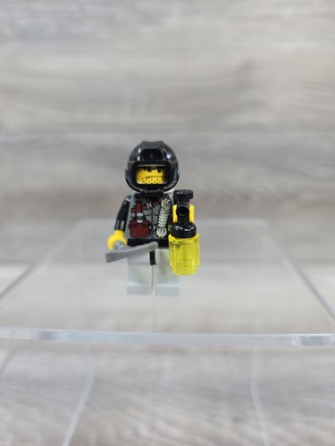 Lego Dino Attack Digger Minifigure DIN009 Excellent Pre Owned W/ Accessories