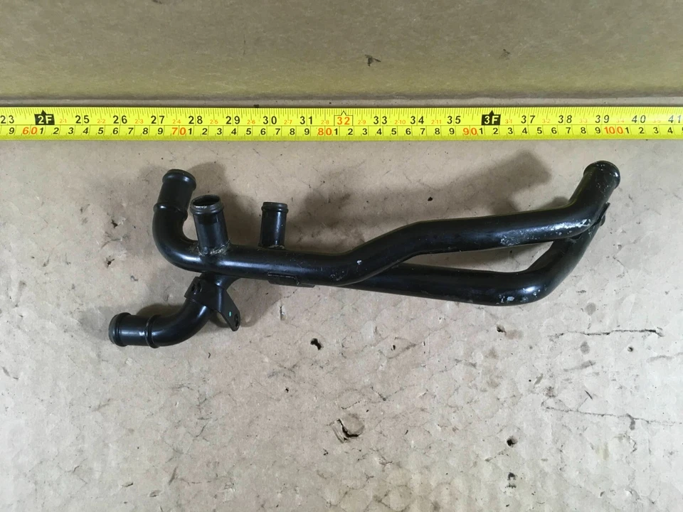 Tubos de manguera de refrigerante del motor Volkswagen Beetle 2014-2015 1,8 L 5C0121064 OEM. Foto 2 de 4