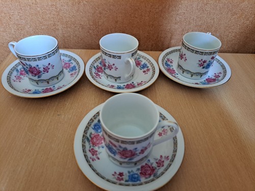 Suite De 5 Tasses à Moka En Faience De Boch La Louvière Mo Suite De 5 Tasses à Moka En Faience De Boch La Louvière Mo