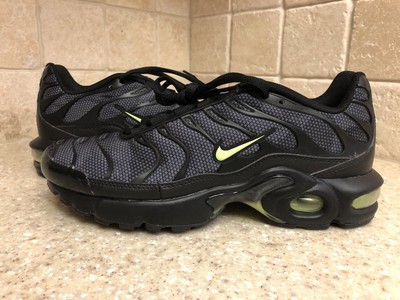 nike air max plus volt black neon green