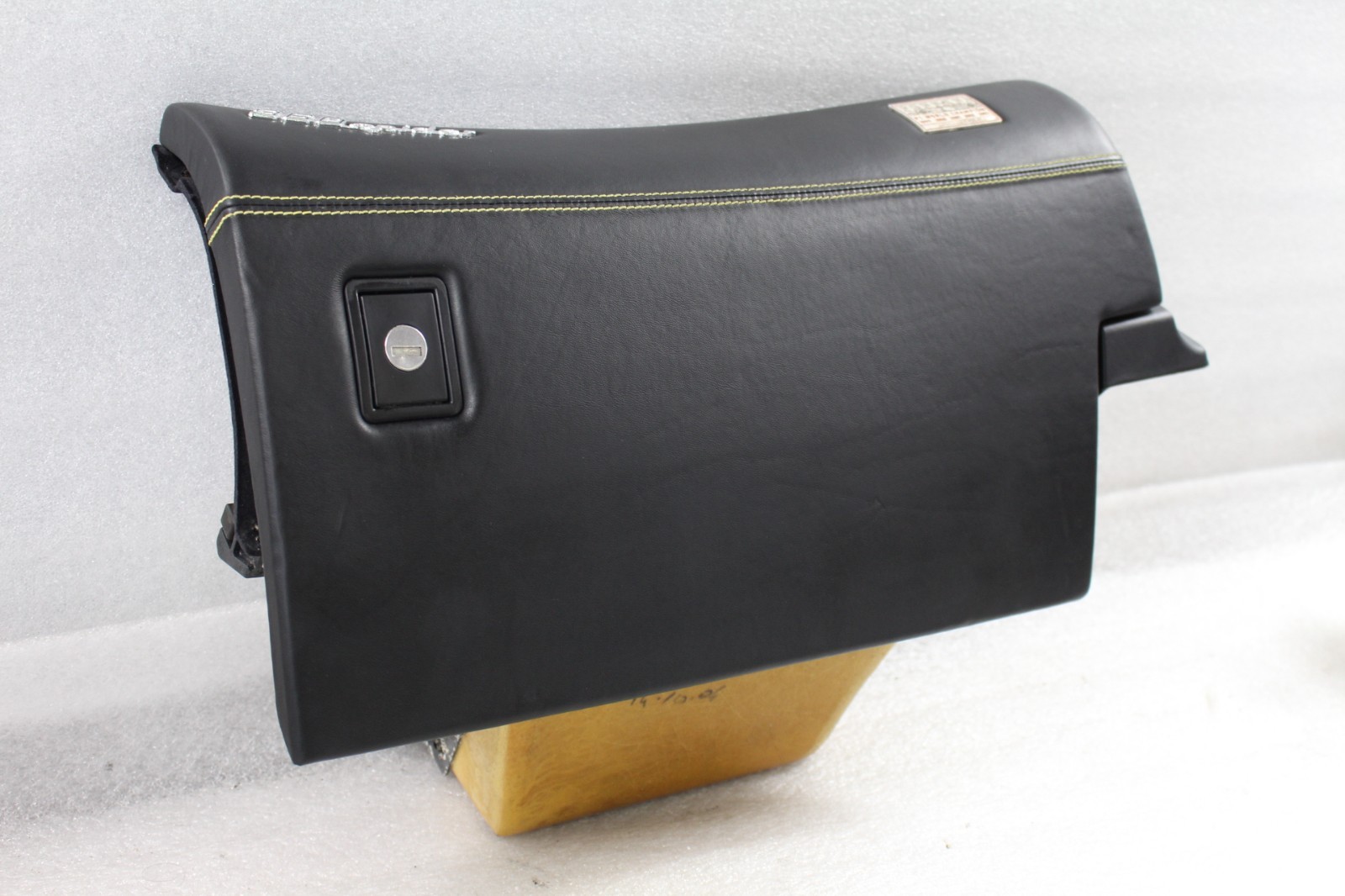 Ferrari 360 Spider Glove box Yellow