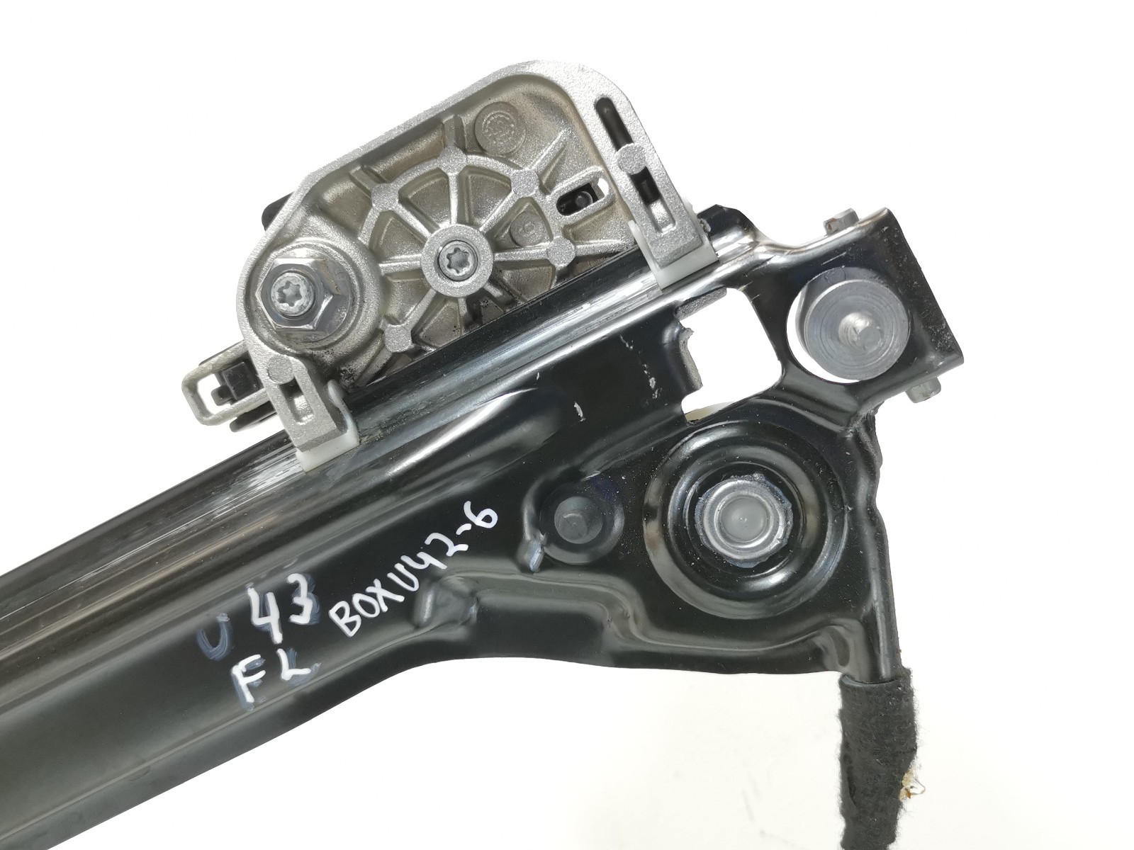 Maserati Ghibli RWD 2017 3.0 L Front Left Window Motor Regulator 6700098160 OEM