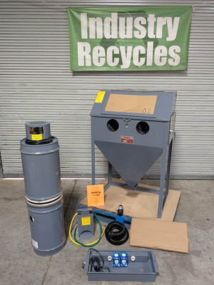 Trinco Model 36 Sandblast Cabinet w/ Dust Collector 36'' x 24'' x 23'' Workspace