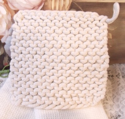 2 Topflappen WILMA OFFWHITE CREME 20x20cm Häkel Look Landhaus Shabby Nostalgie