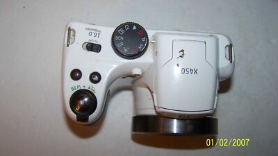 General Electric Co Digital Camera w 2.7-Inch LCD Screen (White