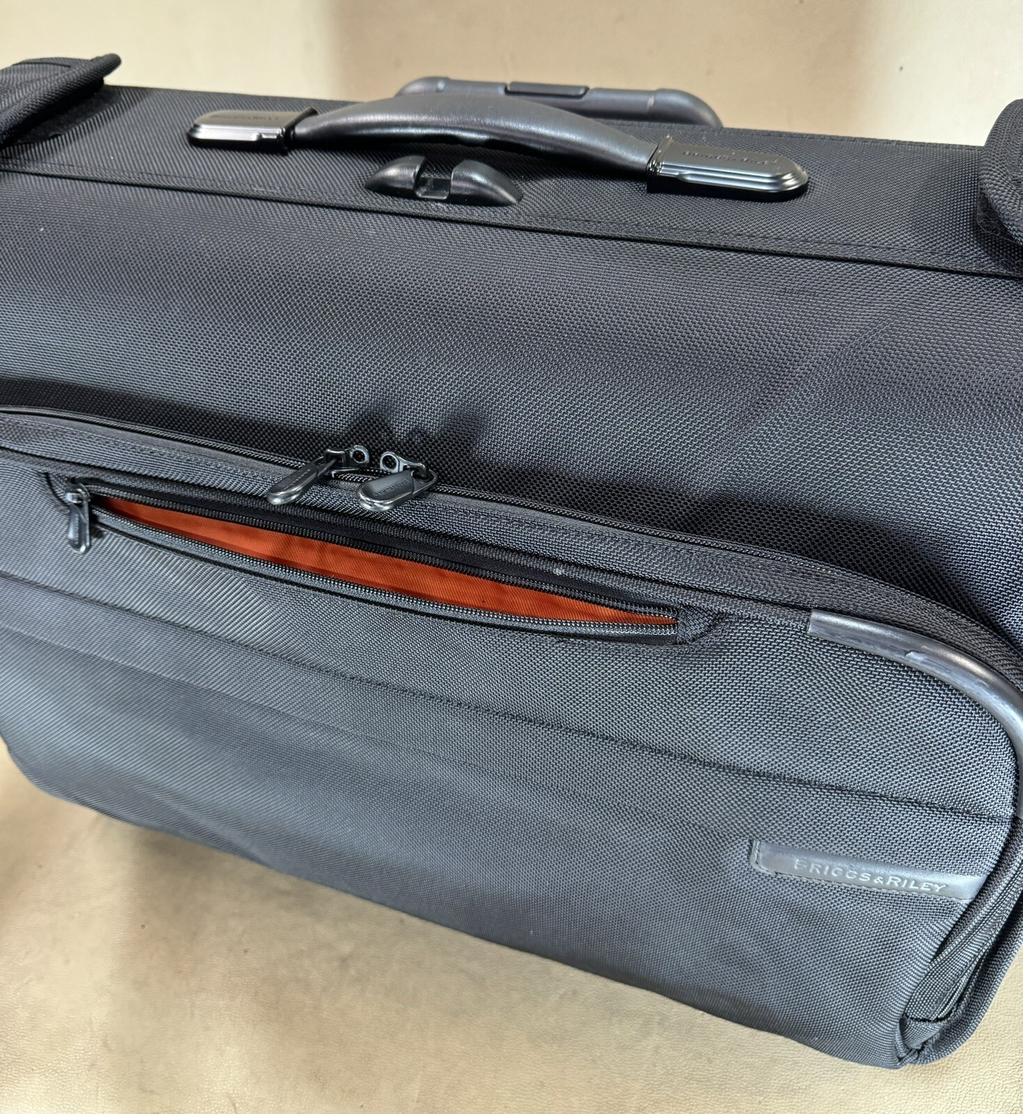 Briggs & Riley Baseline 22” Carry On Wheeled Garment Bag Black U1744
