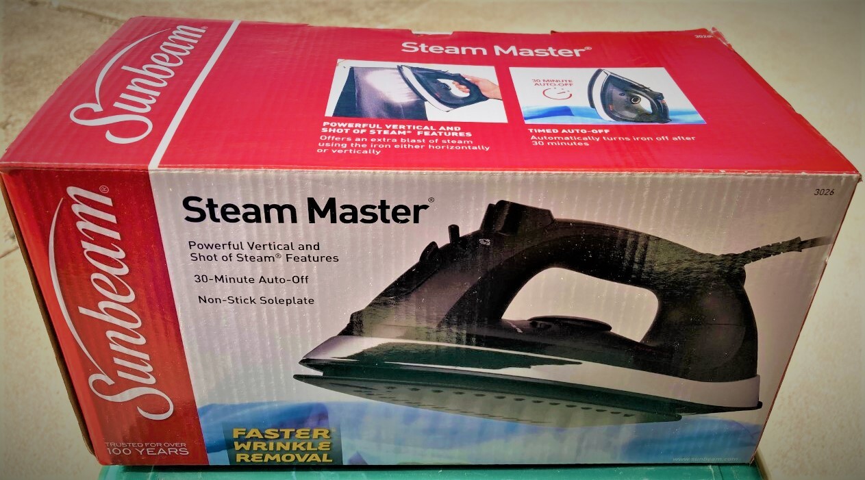 Sunbeam 3026 Steam Master Iron In Box Auto Off With Non-Stick Soleplate!