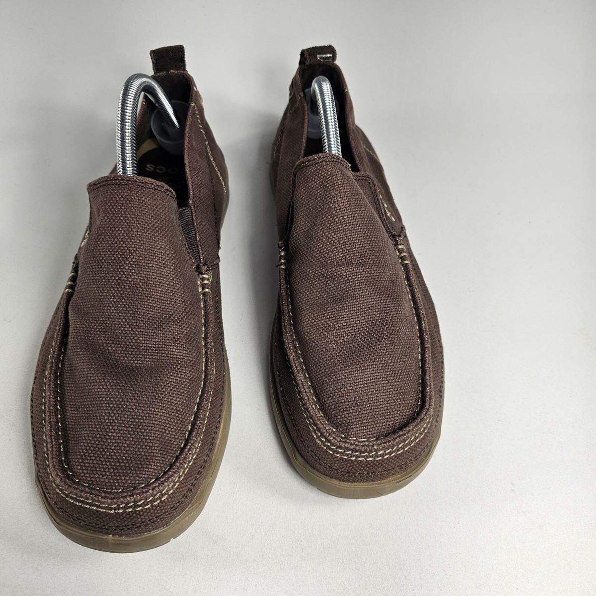 CROCS Boys Tan and Brown Walu Loafers Size 10 M Crocs Walu Men Loafers Removable Microfiber Insert – JLOOD.COM main image 4