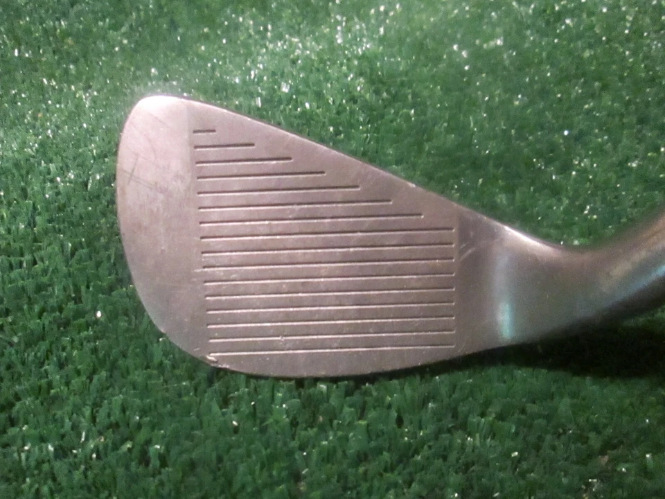 Empuñadura envolvente Golf Wilson 2400 Peripheral Balance 9 hierro emparejado flexible acero Tour Foto 2 de 4