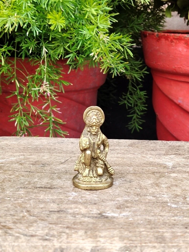 Antigua estatua en miniatura divina Hanuman de la deidad hindú tallada a mano de latón de 1800 Foto 3 de 4