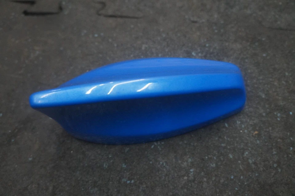 Antena de radio de techo aleta de tiburón azul C2D58338 OEM Jaguar F-Pace 2017-20 EPace XF Foto 2 de 4