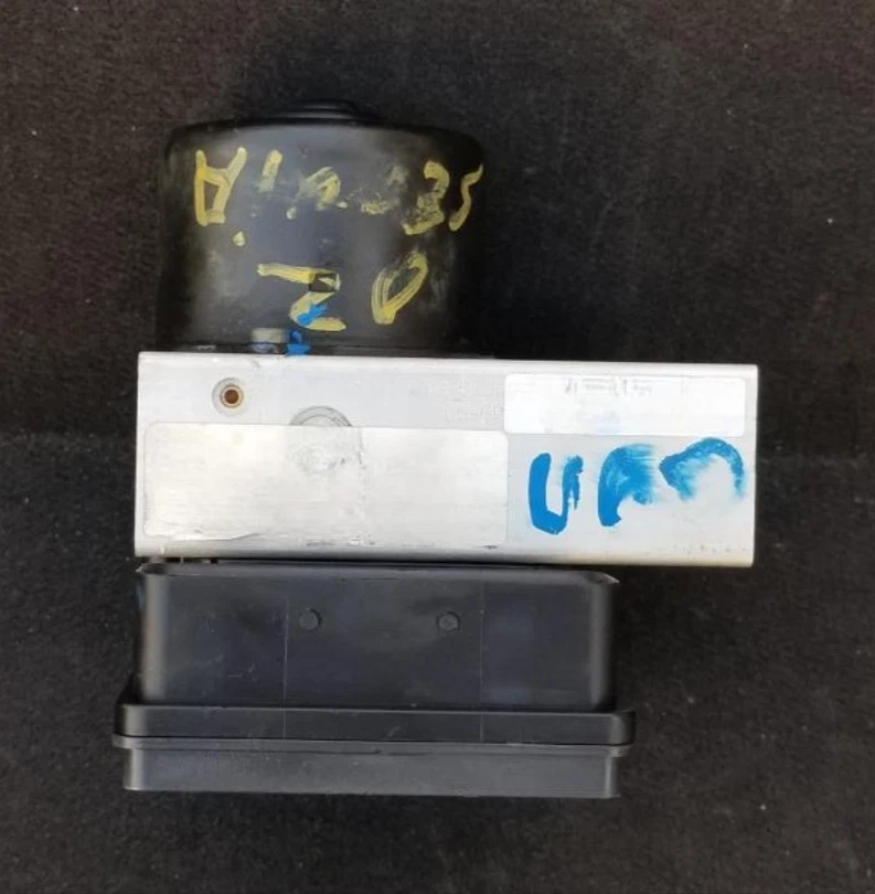 Toyota Sequoia 2001-2002 4x2 ABS conjunto de bomba de freno antibloqueo control de deslizamiento fabricante original Foto 4 de 4