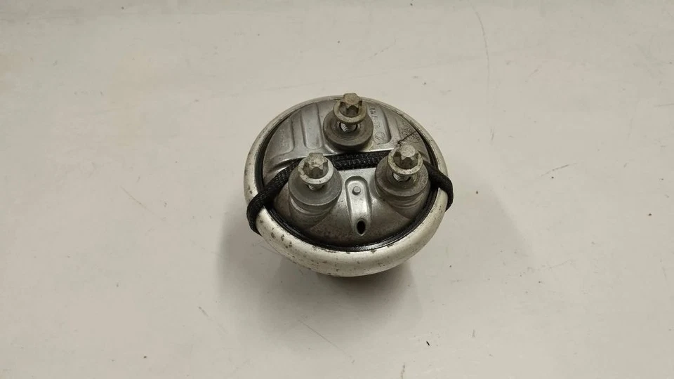 Mercedes-Benz AMG GT R190 C190 2019 Petrol 430kW Engine mount bracket GRB15230 - Imagem 3 de 4