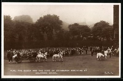 Holyrood House, The Queen and the Duke of Edinburgh´s arrival, Ansichtskarte 