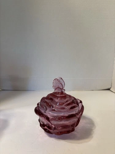 FENTON DUSTY ROSE COVERED DISH W/BUTTERFLY FINIAL