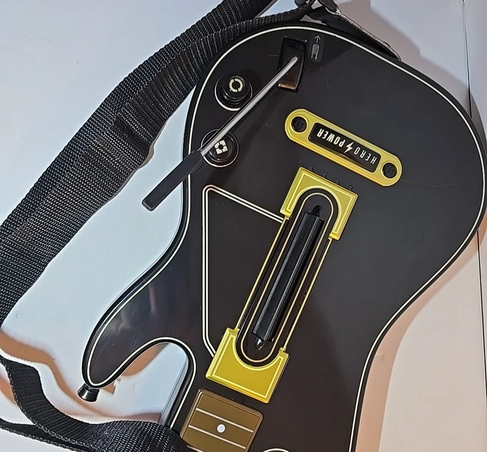 Guitar Hero Live Wireless Guitar W Strap CE0700 Only NO DONGLE PS4 Xbox One - Image 2 of 4