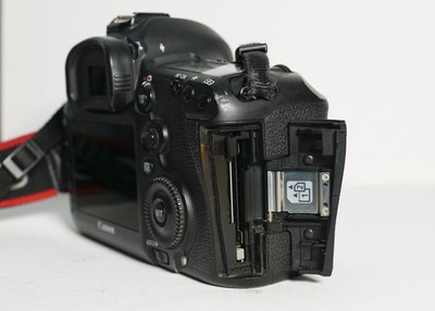 Canon EOS 5D Mark III & Canon Lens EF 17-40mm f/4 L IS USM - Used