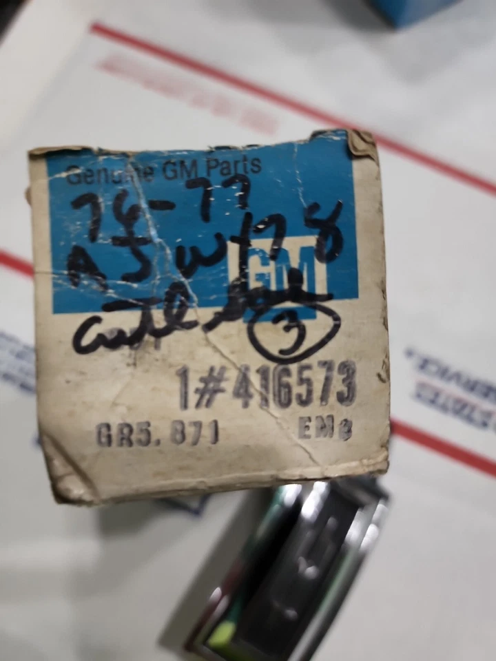 Nuevo de Lote Antiguo 1974-79 Oldsmobile Cutlass Supreme D88 Cubierta de Rueda Emblema Central GM # 416573 Foto 3 de 4