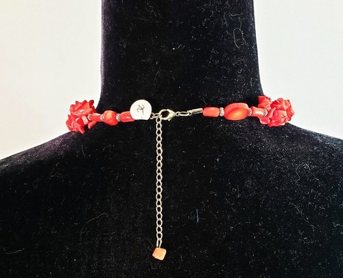 Collana con pietre preziose, dichiarazione, corallo rosso, connettore colore argento - Foto 2 di 2