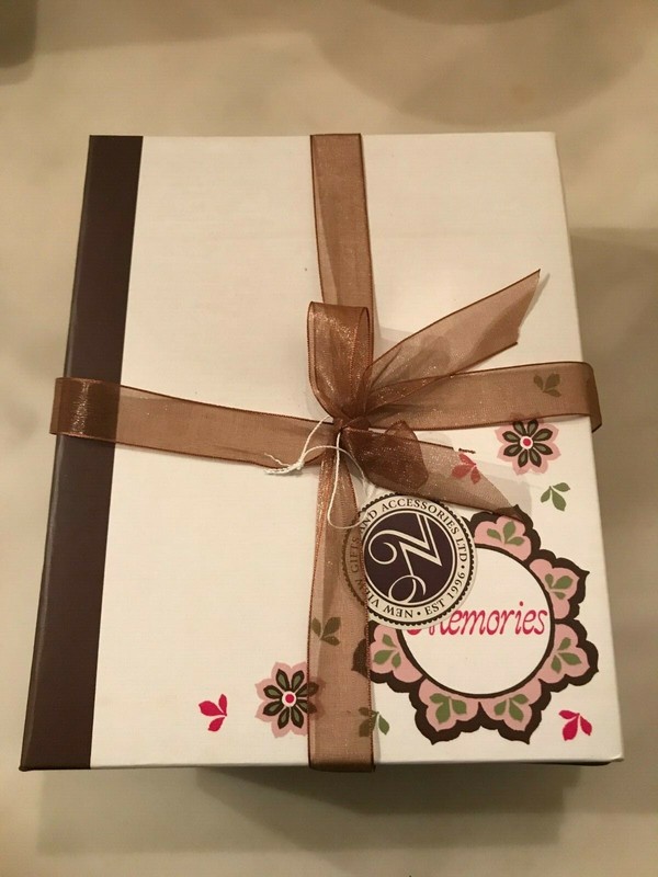 NIB Allium Vine Photo Albums (set of 2)