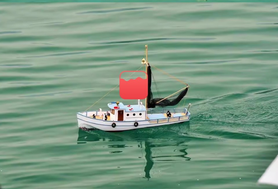 RC model fishing boat NAXOS motor yacht - FRP Hull and Plywood Boat DIY ...