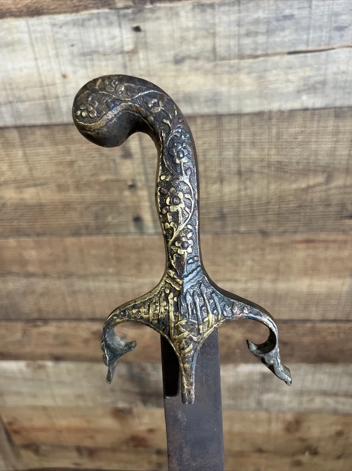 Antique  Indo Persian Islamic Indian Damascus Sword Talwar Shamshir 32” L 2lb - Image 4 of 4