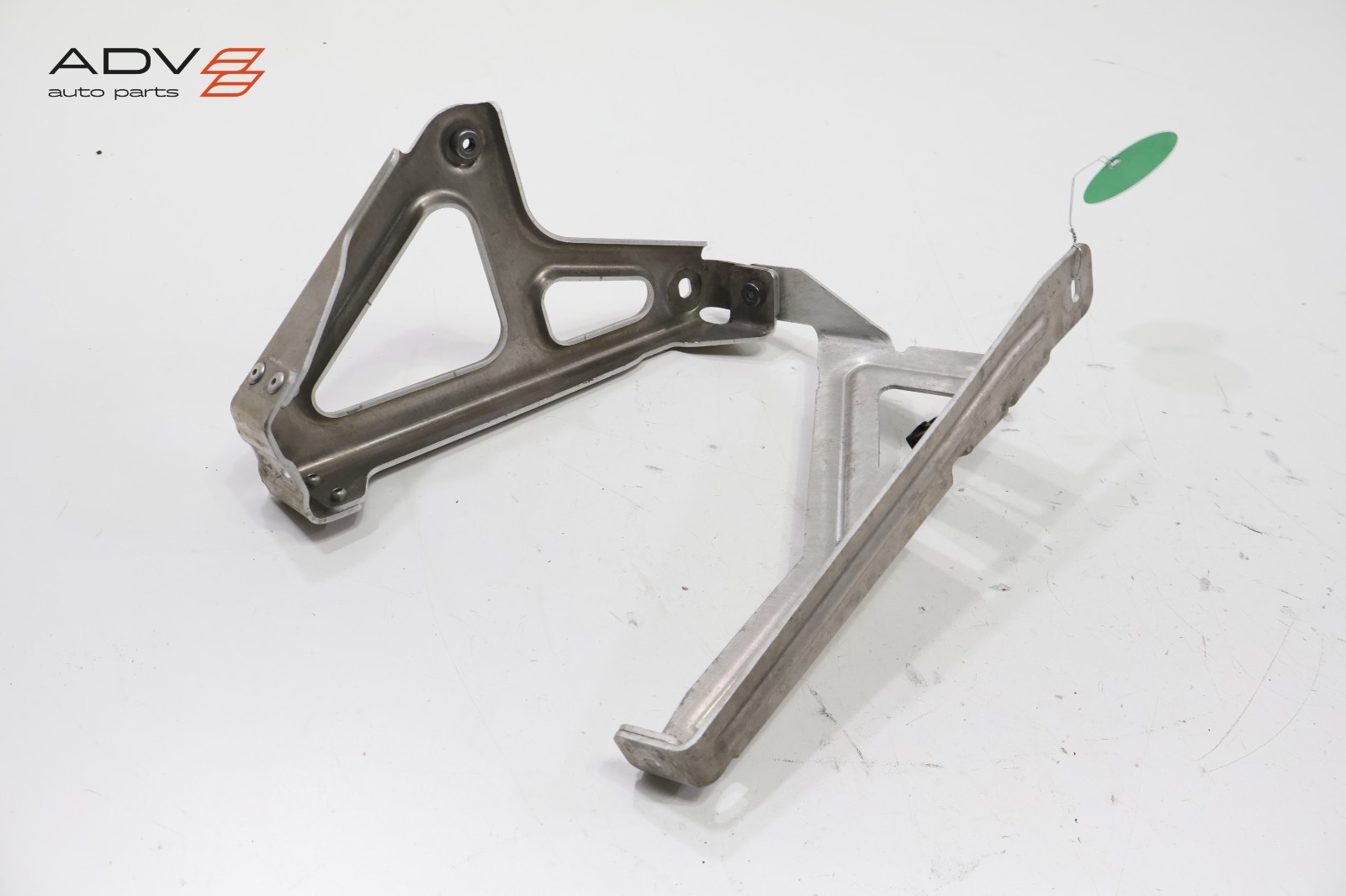 2014 - 2020 BMW i8 I12 REAR RIGHT QUARTER PANEL UPPER SUPPORT BRACKET OEM