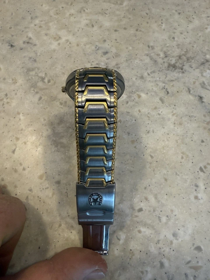 Reloj Hombre Montana Silvermith Banda Tono Plateado Batería Nueva Nunca Usado Foto 3 de 3