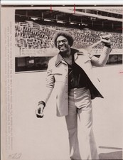 DICK ALLEN Back with the Phillies 1975 Wire Photo