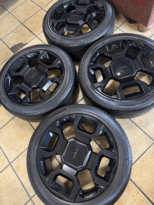 4 Oem 2024-2025 Kia Sorento Black 20x8.5 Wheel with 255/45/20 Continental Tires