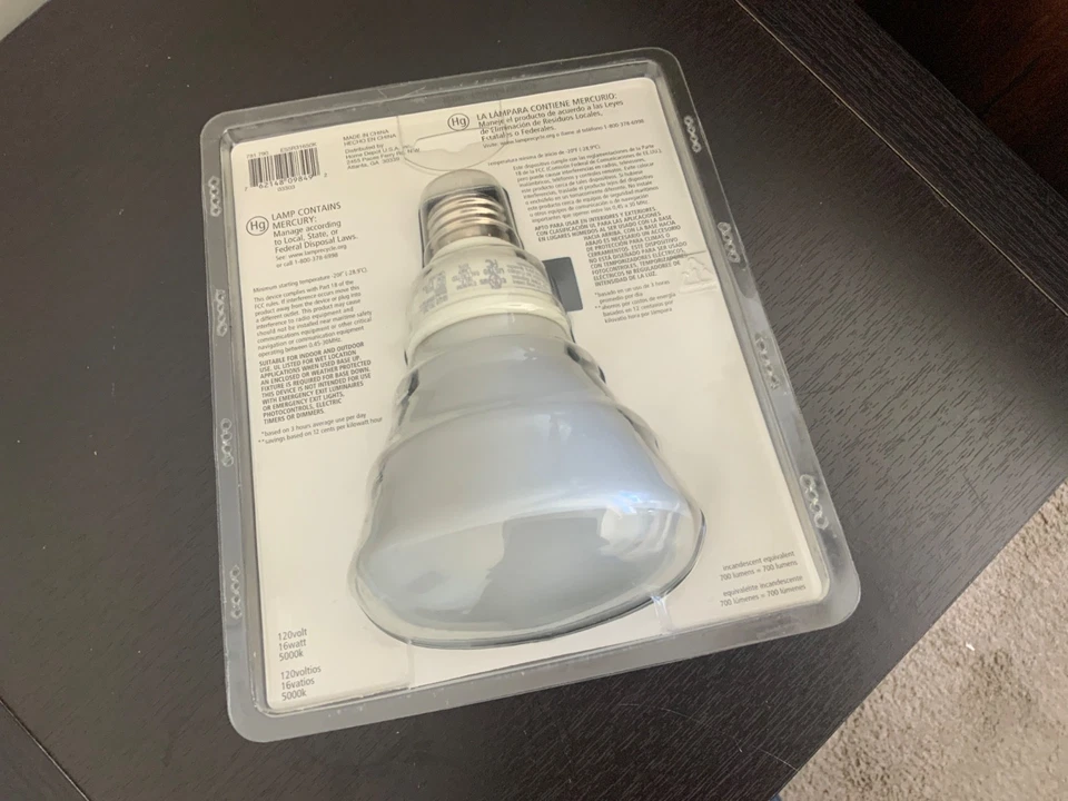 EcoSmart 75W Daylight R30 Flood Bulb – CFL 700 Lumens 5000K – Indoor/Outdoor - Image 2 of 3