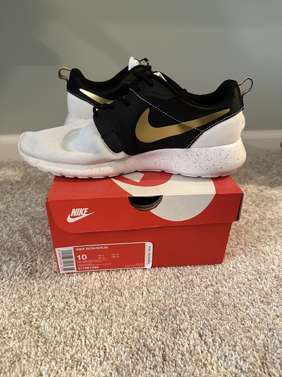 nike roshe run gold trophy