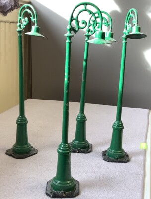 Set Of Four  12 3/4 In. Vintage Electric Street Lights Model Train Layout Used