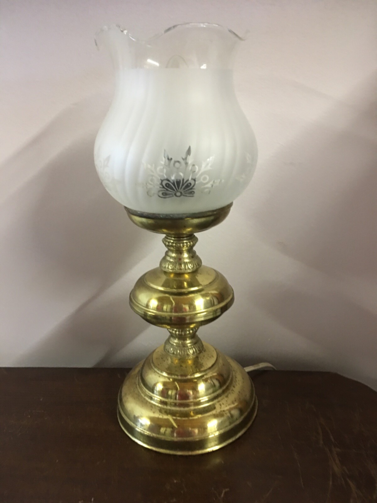 Vintage colonial Brass/Glass bedside lamps. 2 x original Condetched