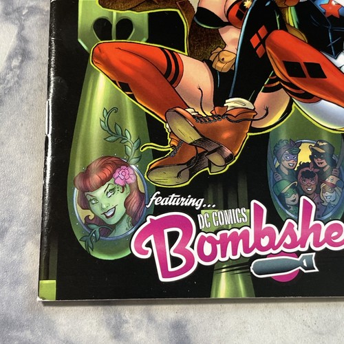 Harley's Little Black Book w/ Bombshells Comic Book Issue #4 DC Comics 2016 - Picture 4 of 10