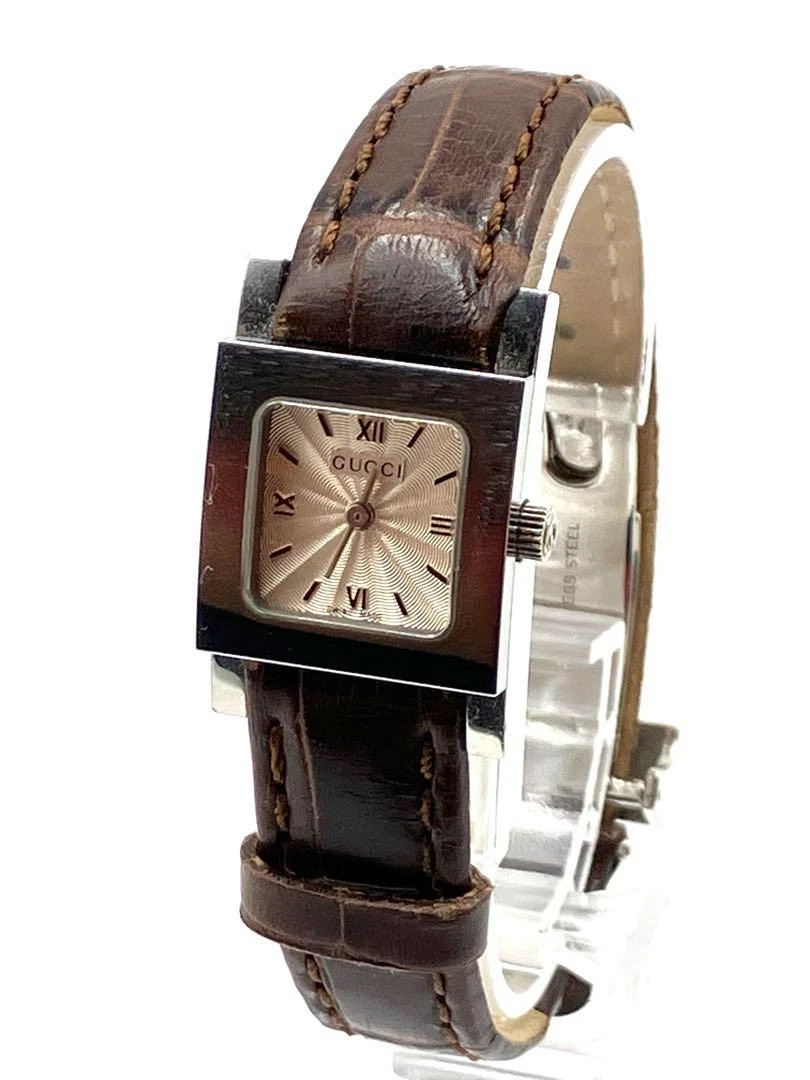 Montre femme GUCCI 7900P à quartz cadran argenté carré quartz femme du Japon