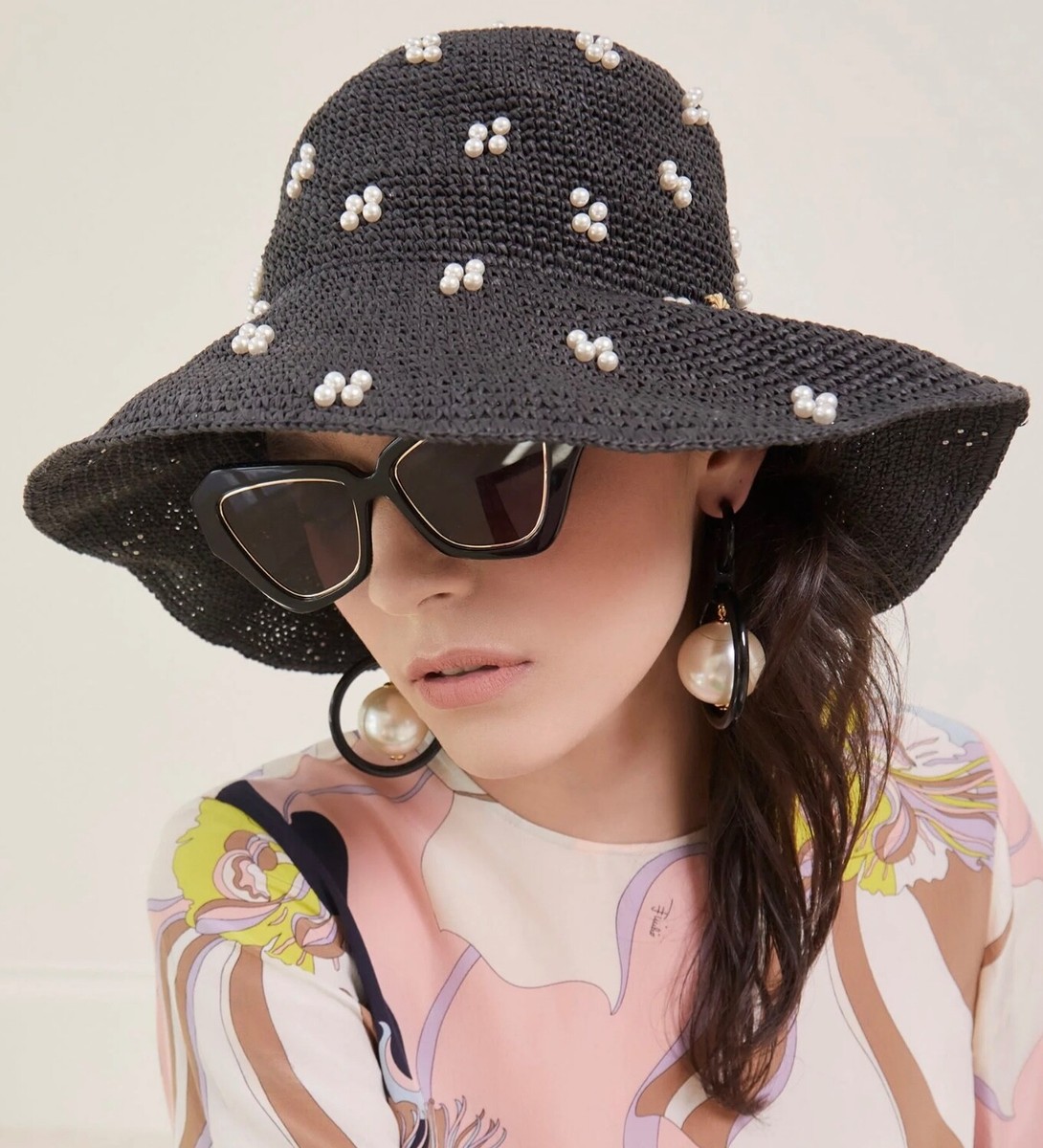 LELE SADOUGHI NWT AUTHENTIC JET CLUSTER RAFFIA WOVEN BUCKET FAUX PEARL H… Lele Sadoughi Womens Jet Cluster Raffia Woven Bucket Hat | eBay main image 4