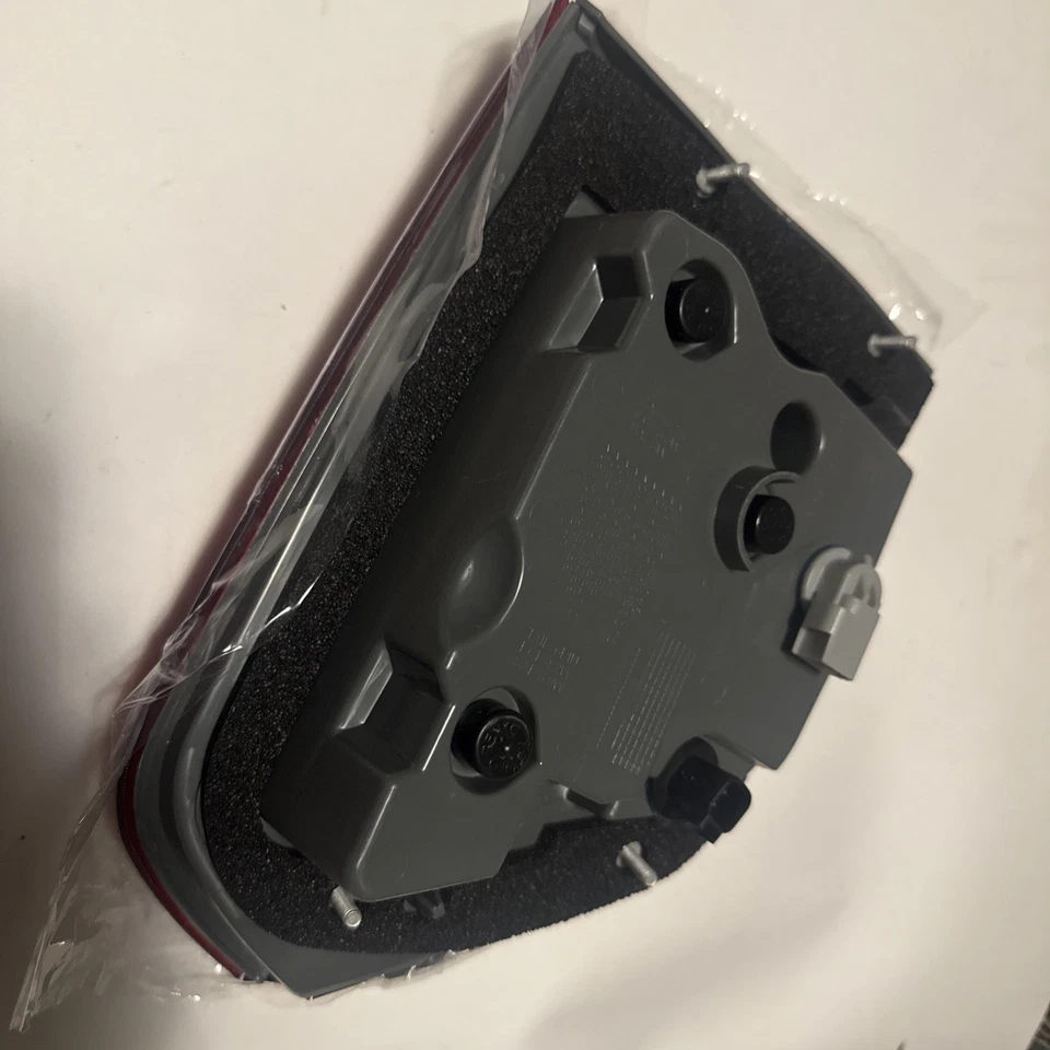 Luz trasera izquierda maletero Jeep Grand Cherokee 2015-2016 OEM 68289999AB Foto 3 de 4