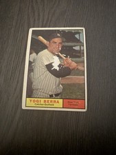1961 Topps #425 YOGI BERRA New York Yankees Baseball Card HOF (Read)