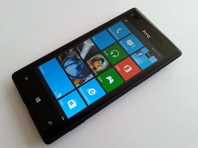 HTC 8X NEUW.-16GB-BLACK-4,3''-EXTRAS-KEIN SIMLOCK-RECHNUNG-DHL VERSAND