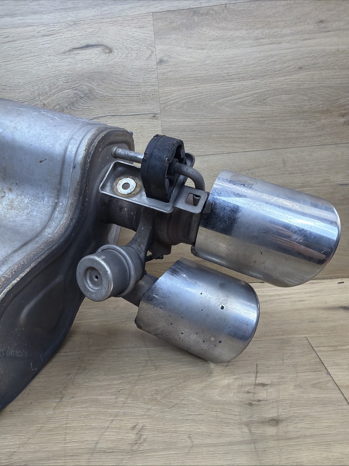 🟢2014-2019 Maserati Ghibli 3.0L Rear Left Exhaust Muffler Tip OEM DD🟢