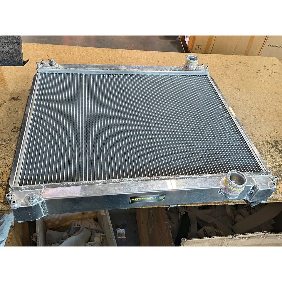 Radiador de aluminio para camioneta Ford F600 F700 F800 F850 serie F/B 1990-99 5,9-8,3 L Foto 2 de 4