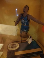 Kenner Grant Hill Detroit Pistons Backboard Kings Starting Lineup Action Figure